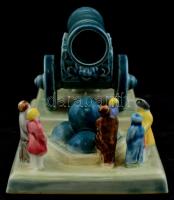 Orosz festett kerámia ágyú alakokkal, alján jelzett, talp szélén kisebb máz hibával, h. 7 cm, m: 14 ...