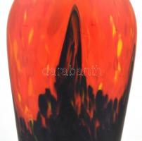 Vörös-fekete festett üvegváza, jelzés nélkül, apró kopásokkal, csorbával m: 31 cm