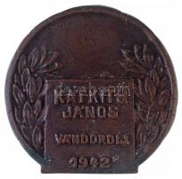 1942. "MOM (Magyar Optikai Művek) / Katkits János Vándordíj 1942" Br díjérem (50mm) T:2