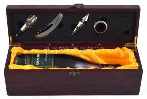 Díszdoboz bornyitó eszközökkel, Dél-afrikai fehérborral