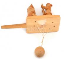 Táncoló medve és gitáros. Faragott, mozgatható játék 19 cm