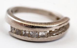 Ezüst(Ag) gyűrű, cirkónia kövekkel, jelzett, méret: 54, bruttó: 3,27 g