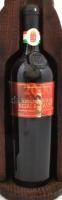 1997 Az Ezredforduló egri bikavére az államlapítás tiszteletére. Bontatlan palack vörösbor Szent Istvánt formázó faragott fa tartóban 46 cm