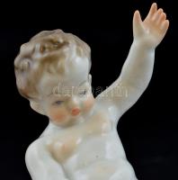 Herendi pisilő kisfiú, kézzel festett, jelzett, formaterv: Nemes György. Hibátlan. m: 18 cm