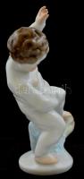 Herendi pisilő kisfiú, kézzel festett, jelzett, formaterv: Nemes György. Hibátlan. m: 18 cm