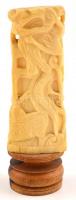 Nevető Buddha / faragott csont szobrocska fa talapzaton 13,5 cm
