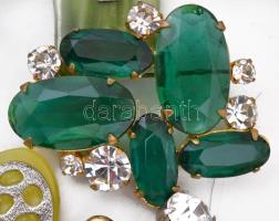 Egy doboznyi vegyes bizsu ékszer