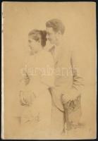 Gerő Ödön (1863-1939) mérnök, író, újságíró, esztéta és felesége Hermann Leontin. Kabinetfotó 11x15,5 cm