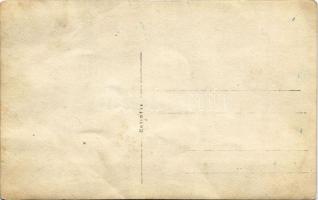 Visegrád, Gizella-telep gyógyfürdő, Dr. Renner phys. diaet. szanatóriuma, csoportkép ápolónővel. pho...