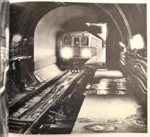 Derzsi András - Dr. Várszegi Gyula: A metró és a budapesti közlekedés. Bp., é.n., Idegenforgalmi Pro...