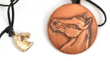 Lovas nyaklánc vörösréz éremmel, d: 5 cm