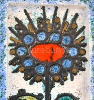 Fali plasztikus iparművész retró mázas kerámia, olvashatatlan jelzéssel, kisebb lepattanásokkal, 29x...