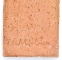 Fali plasztikus iparművész retró mázas kerámia, olvashatatlan jelzéssel, kisebb lepattanásokkal, 29x...