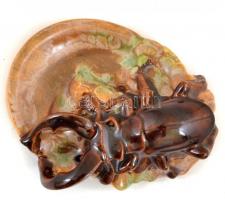 Szarvasbogaras mázas kerámia névjegykártyatartó, jelzés nélkül, kis hibával, 16×14 cm