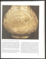 László Gyula: Árpád népe. Badics Ilona, Dienes Ö. István, László Gyula, Marton Magda rajzaival. 
Bp...