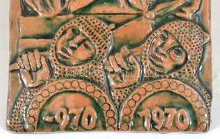 Varga Mátyás (1910-2002): István király 970-1970. Mázas kerámia plakett, jelzett, kopásnyomokkal, 30...