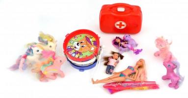 Szörfös Barbie, Én kicsi pónim, 5 db + játék orvosi táska, dob, 2 db baba