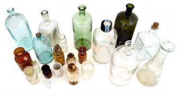 21 db különböző régi orvosi üveg, kopásnyomokkal, m: 5 és 24 cm között