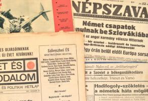 cca 1928-1975 Vegyes nagy újság és folyóirat tétel: Népszava, 1939. aug. 29., kedd, címlapon a német...