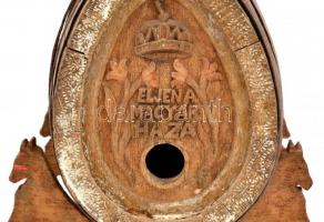 "Éljen a Magyar Haza" faragott fa hordó csapokkal, kis állványon 32 cm