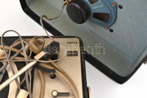 cca 1960 Supraphon GE-130 hordozható lemezjátszó bőr tokkal