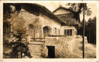 1938 Sopron, a Dunántúli Turista Egyesület István menedékháza a Nyíresen. Diebold-Gruber Foto (gyűrődés / crease)