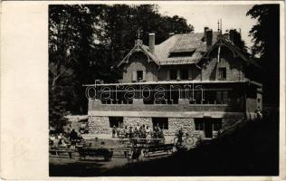 1943 Bánkút (Nagyvisnyó), Magyar Turista Egyesület Bánkúti menedékháza a Bükk-hegységben. photo