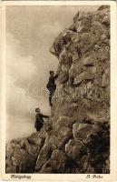 Kesztölc, Kétágú-hegy (Pilis), a Próba, hegymászók. Fényképezte Bekey Imre Gábor. A Magyar Turista Egyesület kiadása (EK)