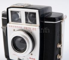 Kodak Eastman Brownie Twin 20 fényképezőgép, kis lepattanással, működőképes állapotban / Vintage Kod...