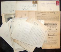 Endrődi Béla (1886-1956) író, újságíró, Juhász Gyula, Babits Mihály, Kosztolányi Dezső társa levelezése, saját kézzel írott versei: kb 50 db levél, kézirat, okmány. Érdekes anyag