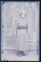 1945 előtt, különféle időpontokban és eltérő helyszíneken készült 13 db katonai felvétel, ezen belül...