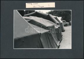 1987 Ország László: Ponyva I-V. című, vintage fotóművészeti alkotása, 5 db fotó, 11,5x17,5 cm, karto...