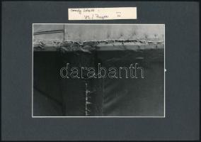 1987 Ország László: Ponyva I-V. című, vintage fotóművészeti alkotása, 5 db fotó, 11,5x17,5 cm, karto...