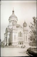 cca 1942 Kolozsvár, 11 db szabadon felhasználható vintage NEGATÍV, Hatschek és Farkas (azaz HAFA) fotólaborjának átadó tasakjában, 6x9 cm és 4,5x6 cm között