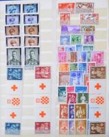 Érdekes főleg postatiszta tétel háború előtti és későbbi magyar anyag kb 1950-ig + ugyanebből az idő...