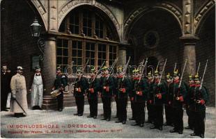 Dresden, Im Schlosshofe. Ablösung der Wache. 12. Königl. Sächs. Infanterie-Regiment Nr. 177. / castle courtyard, guards. Kunstverlag Max Köhler Nr. 990.