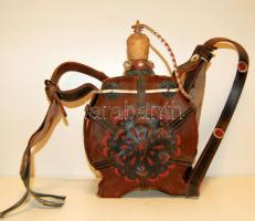 Népművészet: csikóbőrős kulacs