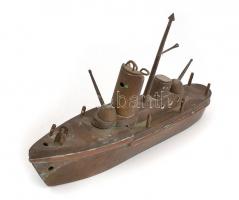 Réz hadihajó modell, kissé hiányos, h: 21,5 cm