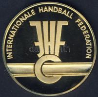 1995. "IHF-Ausztria Magyarország-Női Kézilabda VB" aranyozott Ffém emlékérem T:PP