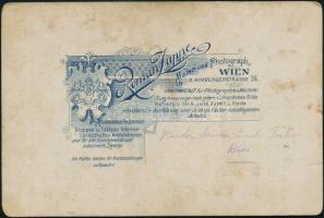 1880 Bécs, huszár kézzel színezett keményhátú fotója, 16,5×11 cm