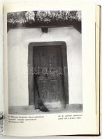 Dömötör Tekla: A magyar nép hiedelemvilága. Bp., 1981., Corvina. Kiadói egészvászon-kötés, volt köny...