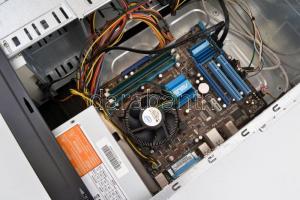 Használt számítógép:

Processzor: Intel Pentium(R) Dual-Core CPU E5700 @ 3.00GHz
Alaplap: Asus P5...