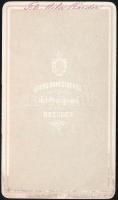 cca 1865 Női arckép, keményhátú fotó Hanns Hanfstaengl drezdai műterméből, 10,5×6 cm