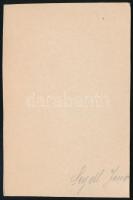 cca 1900 Kis katona, kartonra ragasztott, körbevágott fotó, 7,5×5,5 cm