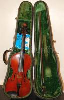 Mesterhegedű keménytokkal, vonóval