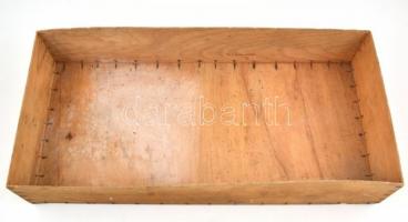 Nagy méretű, régi Koestlin keksz és csokoládé fa doboz fedéllel, fedél tetején logóval, oldalán kopo...