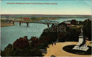 Ottawa (Ontario), Alexandra Bridge and Queen Victoria Statue (EK)