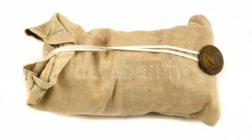 Egy zacskónyi faragott, festett fa kártyácska