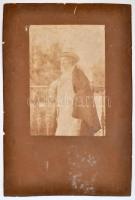 Kiss József (1843-1921) költő, szerkesztő portréja. Vintage fotó, kartonra kasírozva, Kiss Ottó fény...