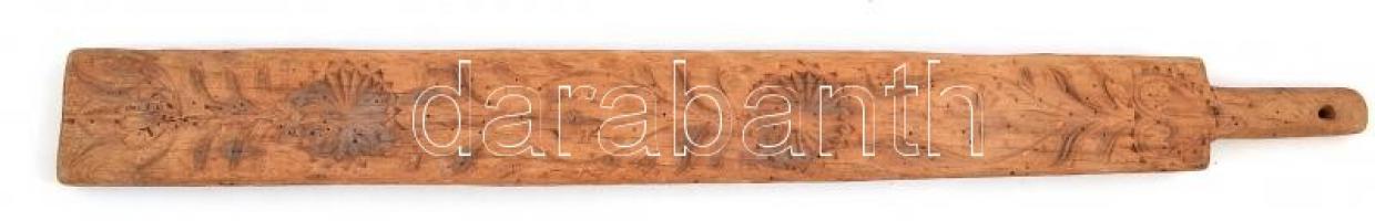 Faragott népi mángorló virágmotívumokkal, h: 70 cm